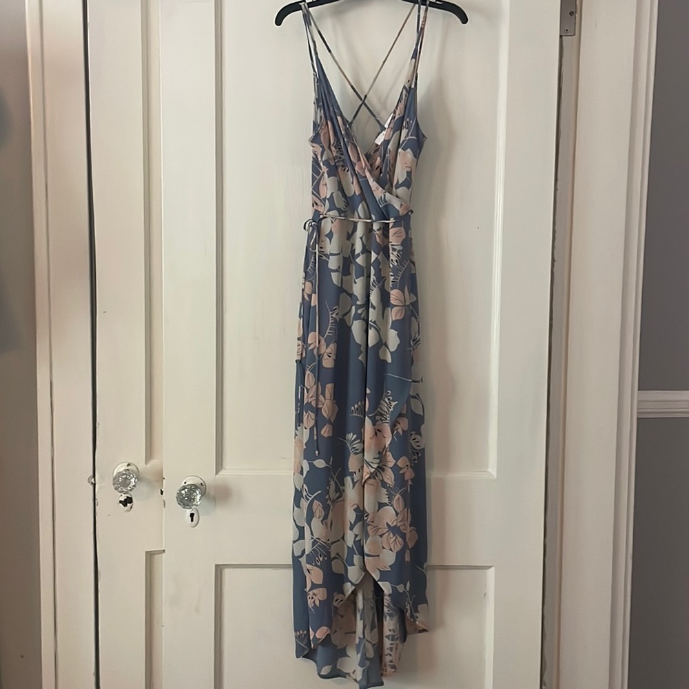 Size Small ASTR the label hi/low midi dress